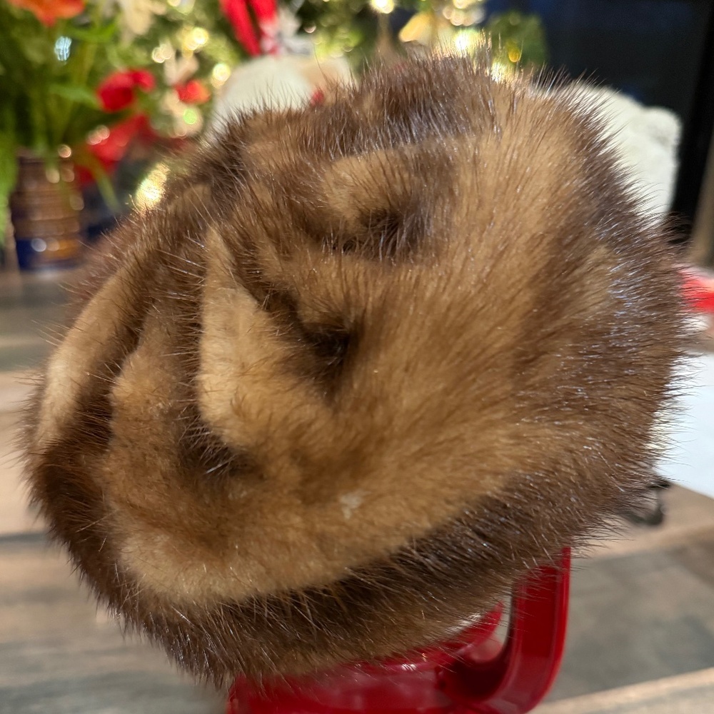 Battelstein’s 1940s Vintage pillbox fur hat